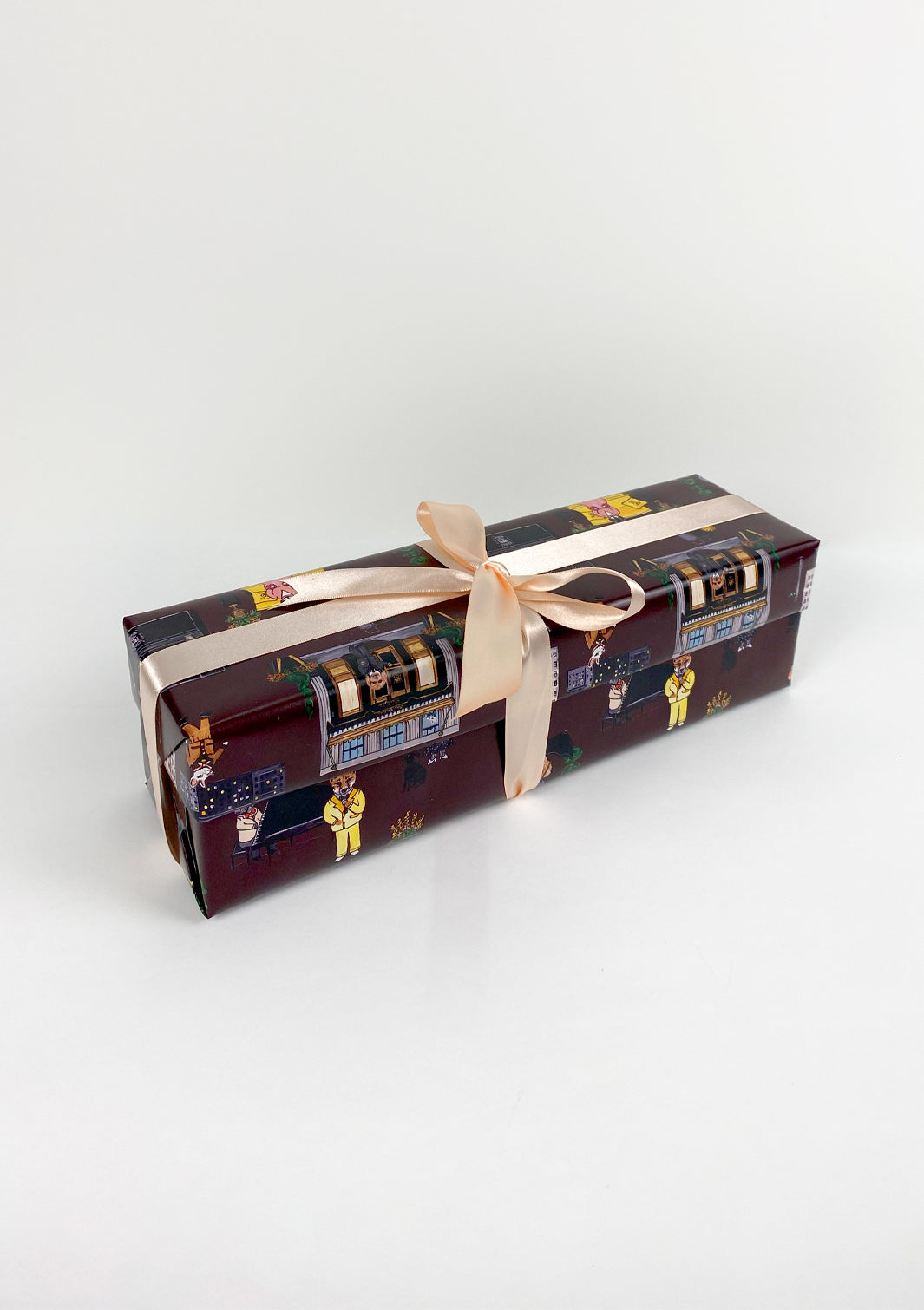 http://www.wallshoppe.com/cdn/shop/files/Upper_East_Side_Gift_Wrap_Carlyle_Brandywine.jpg?v=1701730383