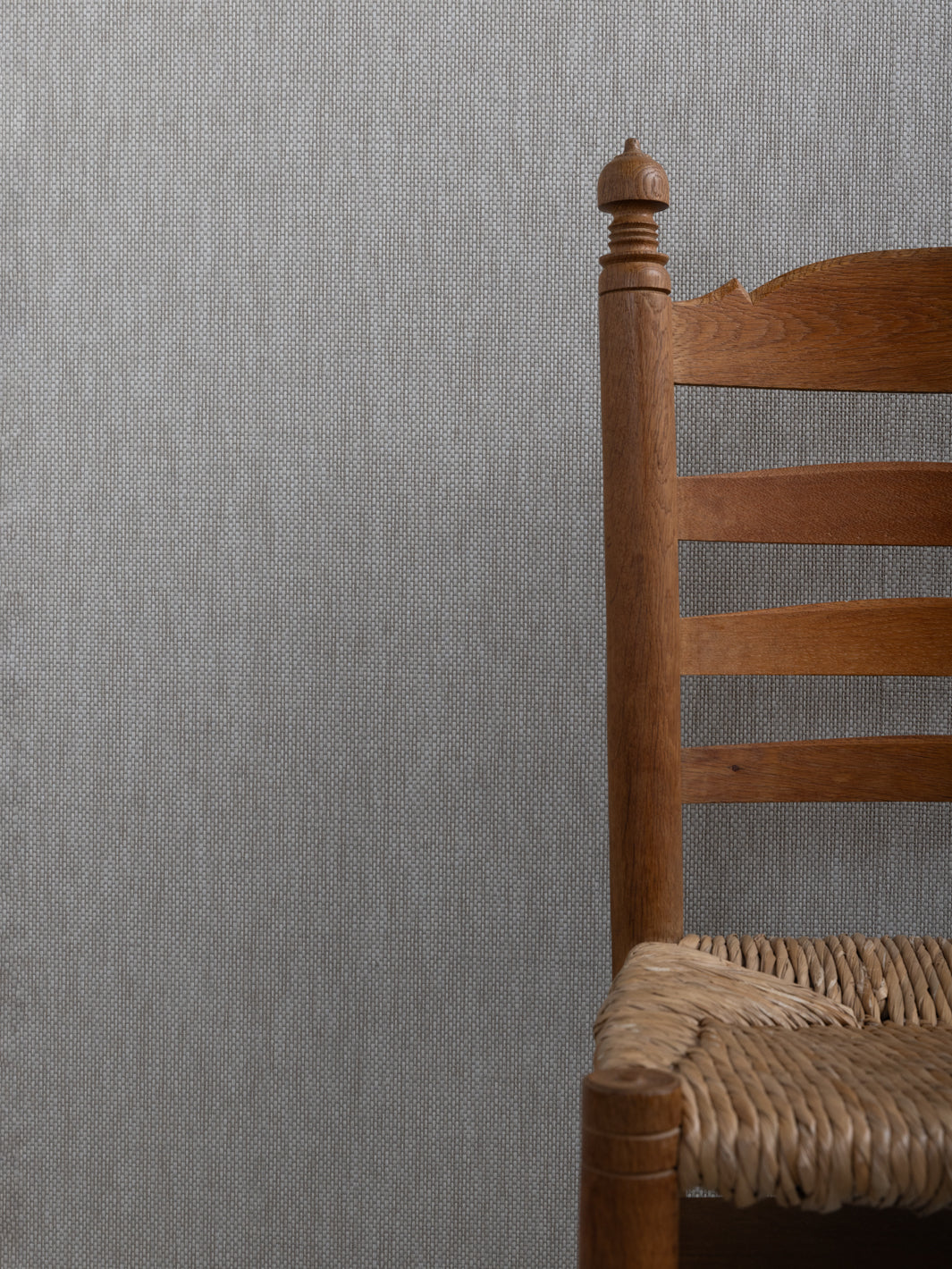 'Stitch Two Tone' Grasscloth Wallpaper in Asphalt Cream