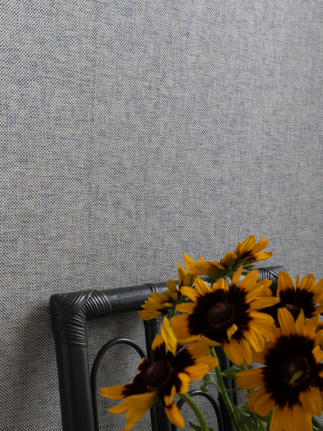 'Stitch Two Tone' Grasscloth Wallpaper in Indigo Cream